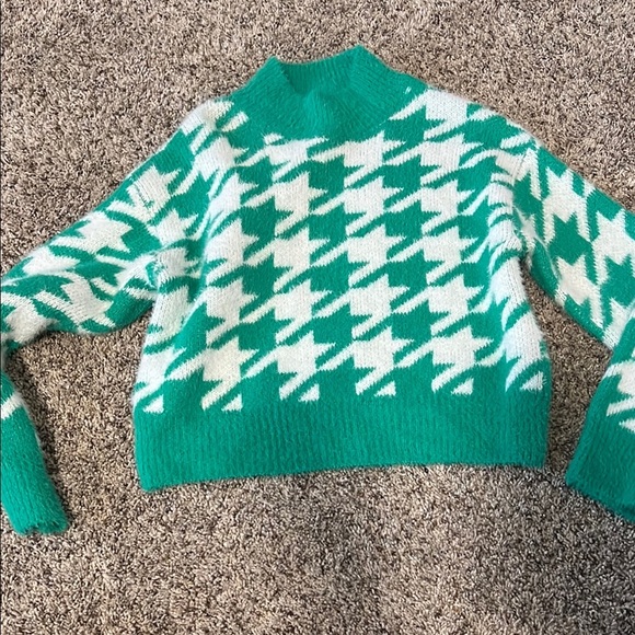 Art Class Green and White Houndstooth Sweater - Picture 1 of 3